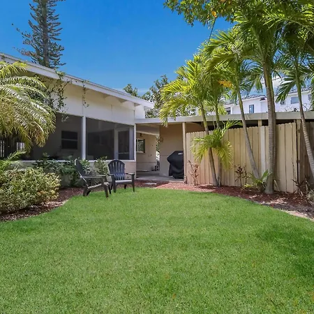 Bo'S Beach Bungalow
